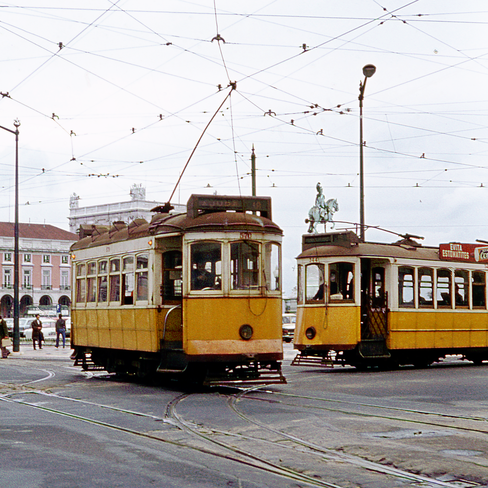 CCFL 570 on Praça do Comércio